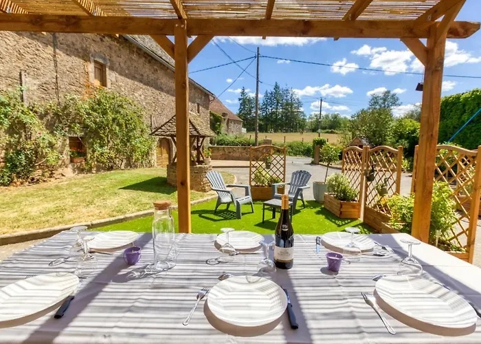 3 Bedroom Stunning In Vakantiehuis Baraqueville