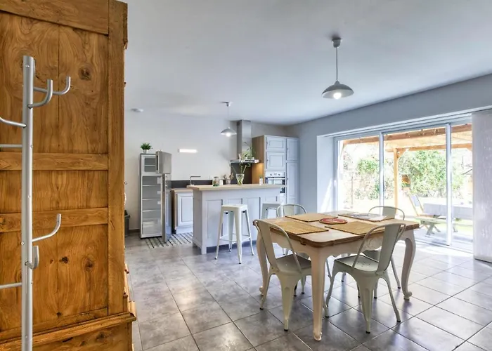 Vakantiehuis 3 Bedroom Stunning In Baraqueville